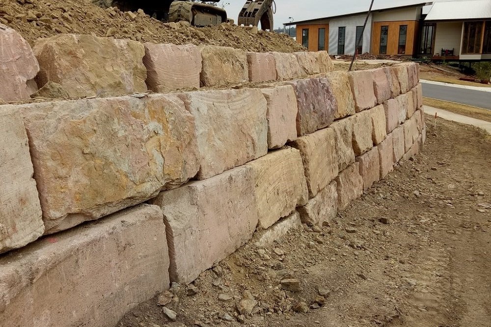 Retaining Walls: What Are the Benefits?