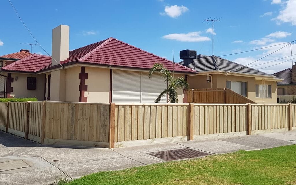 Paling fence Geelong