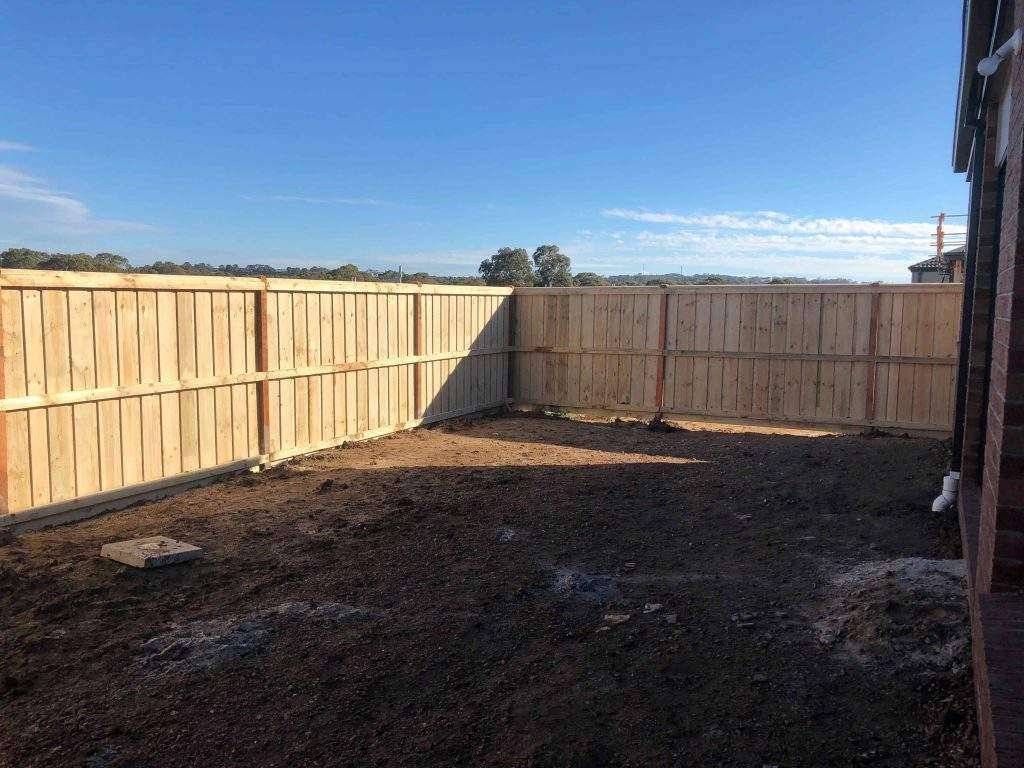 Commercial fencing